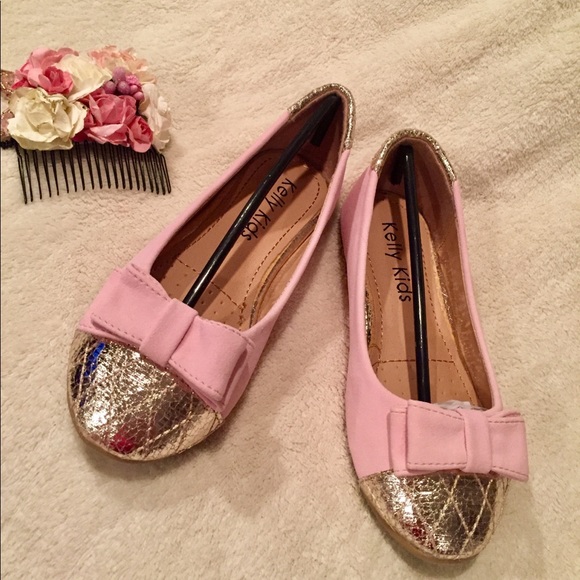 gold flat dress shoes